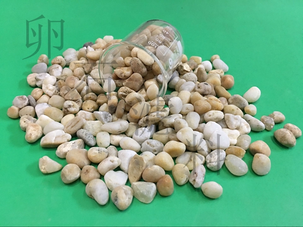 ��ɫ�Z��ʯ�ķN�